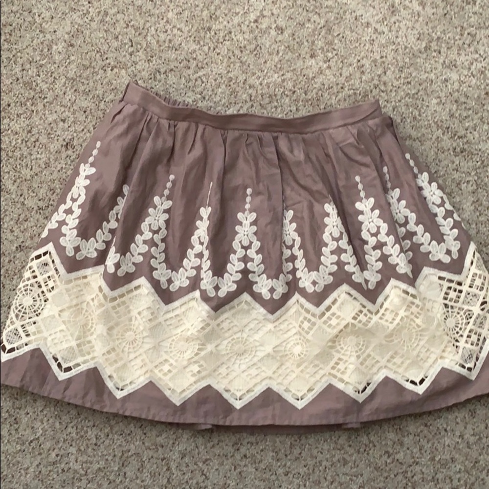 Lily White Taupe Lace Skirt Size Medium